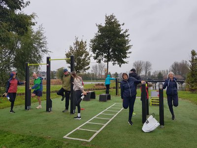 Logo voor Samen bewegen loont: elke euro levert €6,20 op