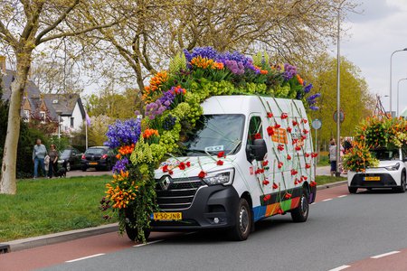 Logo voor Wij reden mee met het Bloemencorso