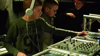 Foto van ​Gratis DJ-lessen voor jongeren door jongeren!