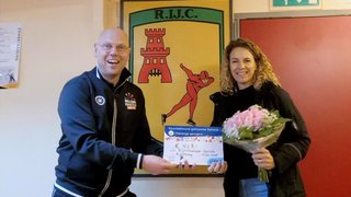Foto van Rijnsburgse IJsclub ontvangt bijdrage uit Lokaal Sportakkoord Katwijk